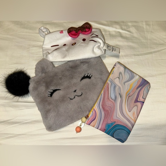ipsy Handbags - Small pouch bundle​‎